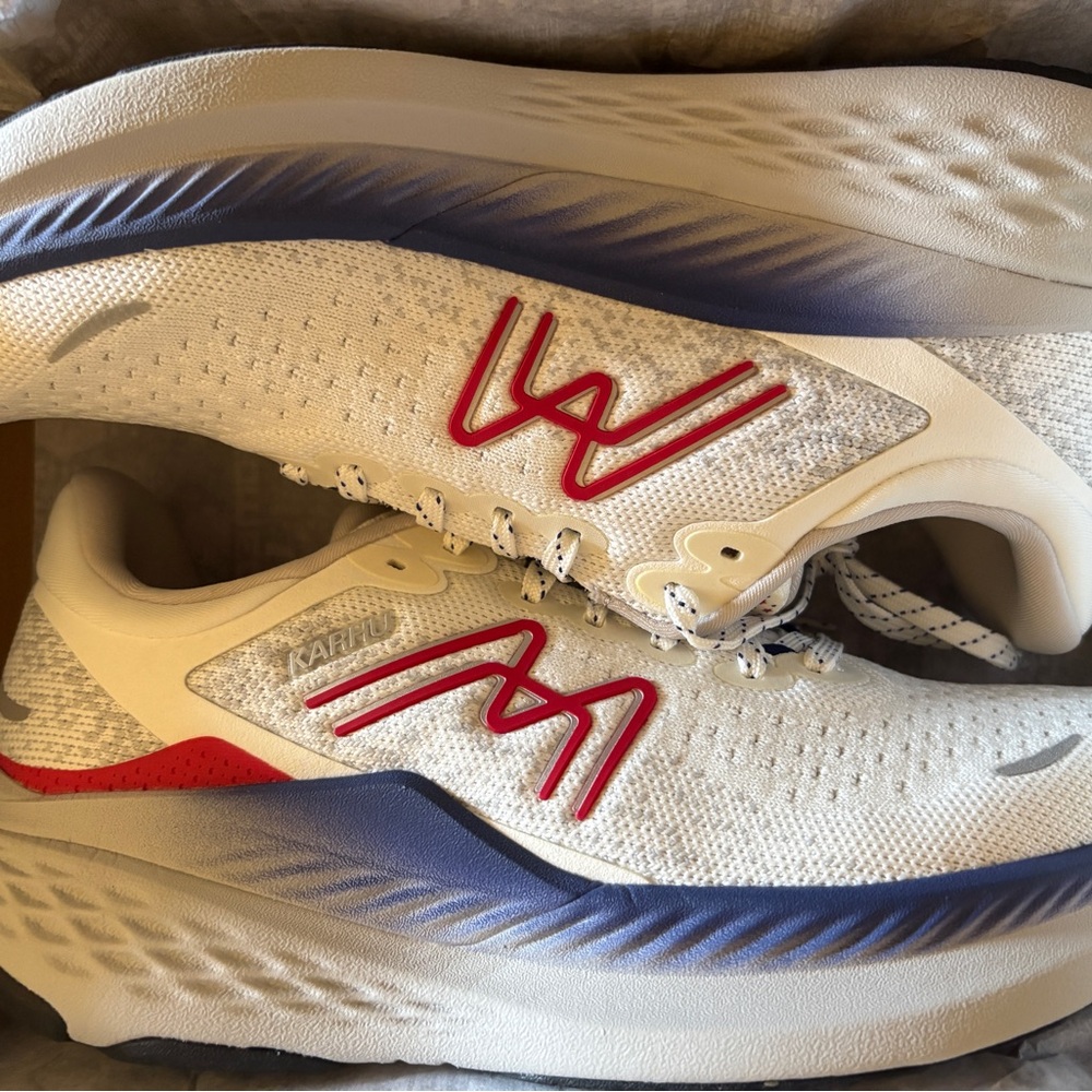New! Karhu Women's Athletic Shoes - Mestari Run Lone Star women’s size 8.5